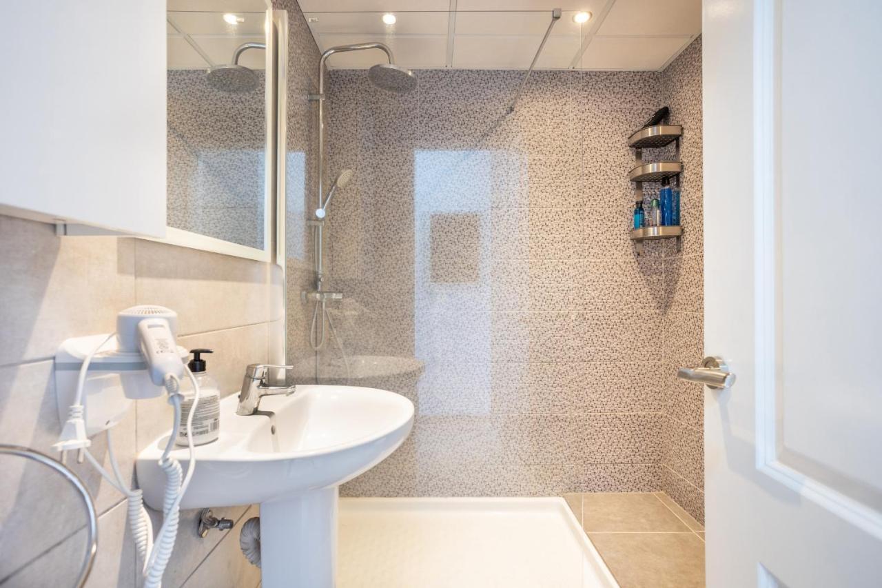 Matthew's Flat Los Cristianos by LoveTenerife Exterior foto